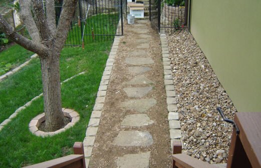 Flagstone stepping stones laid in decomposed granite make a fuctional walkway--Kuehler Lane